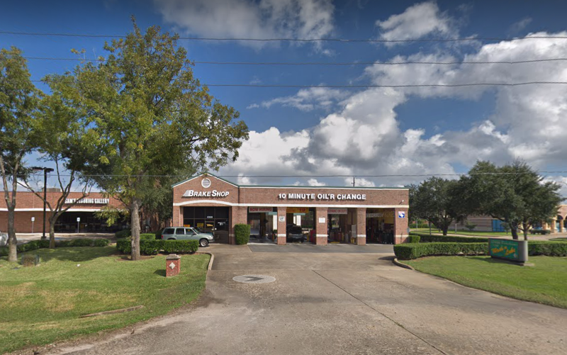 10-Minute-Oil-Change-google-photo-1