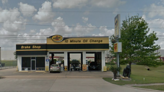 10-Minute-Oil-Change-google-photo