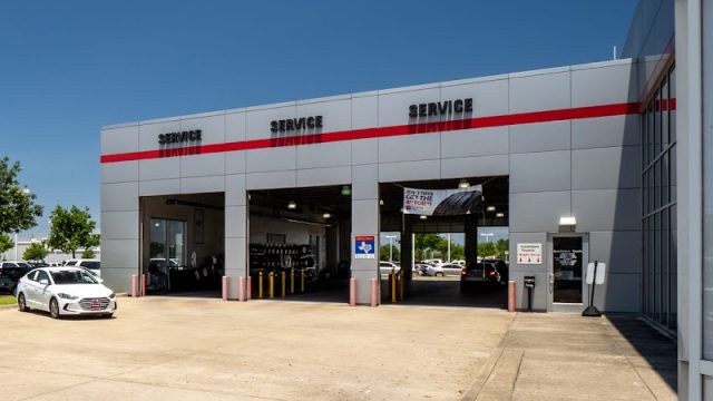 AutoNation-Toyota-Gulf-Freeway-Service-Center-google-photo