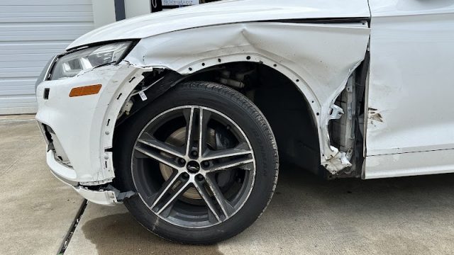 CAR-TOWN-AUTOMOTIVE-038-COLLISION-google-photo-1