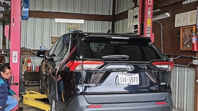 Deras-Auto-Repair-google-photo