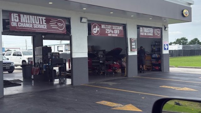 Jiffy-Lube-google-photo-18