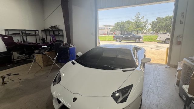 RiuGarage-google-photo