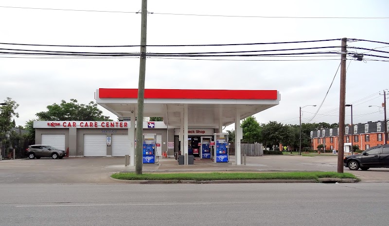 Roberts Mobil Car Care Center