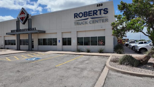 Roberts-Truck-And-Auto-google-photo