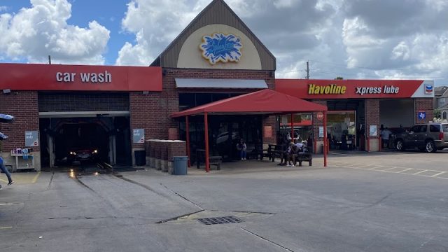 Splashes-Carwash-038-Lube-Center-google-photo