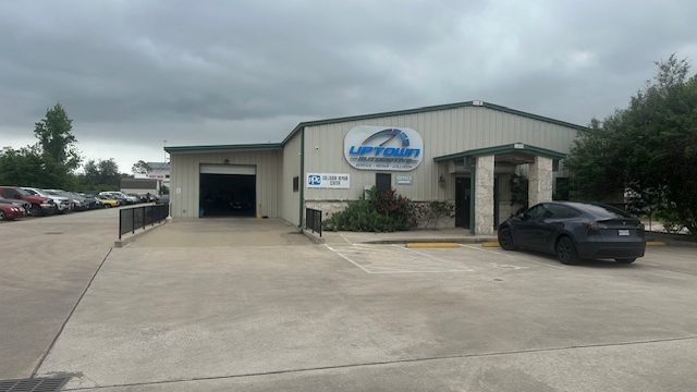 Uptown-Automotive-google-photo-1